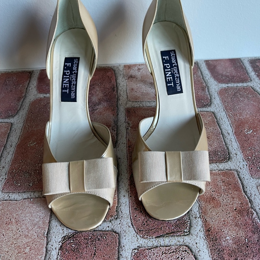 Stuart Weizmann Women’s Gold Open Toe Pumps SZ 9.5